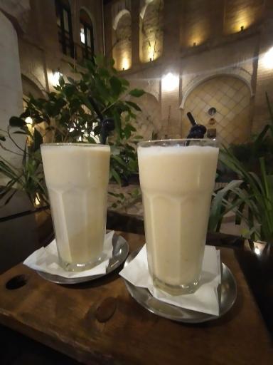 عکس کافه خانه تاریخی مقدم شوشتر