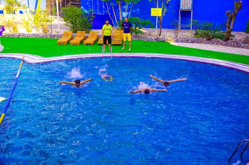 عکس استخر آفتاب فرمانیه