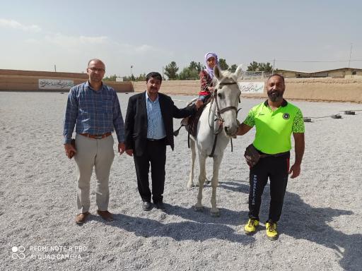 عکس باشگاه سوارکاری ققنوس