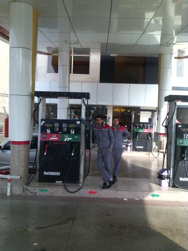 عکس پمپ بنزین الهیه