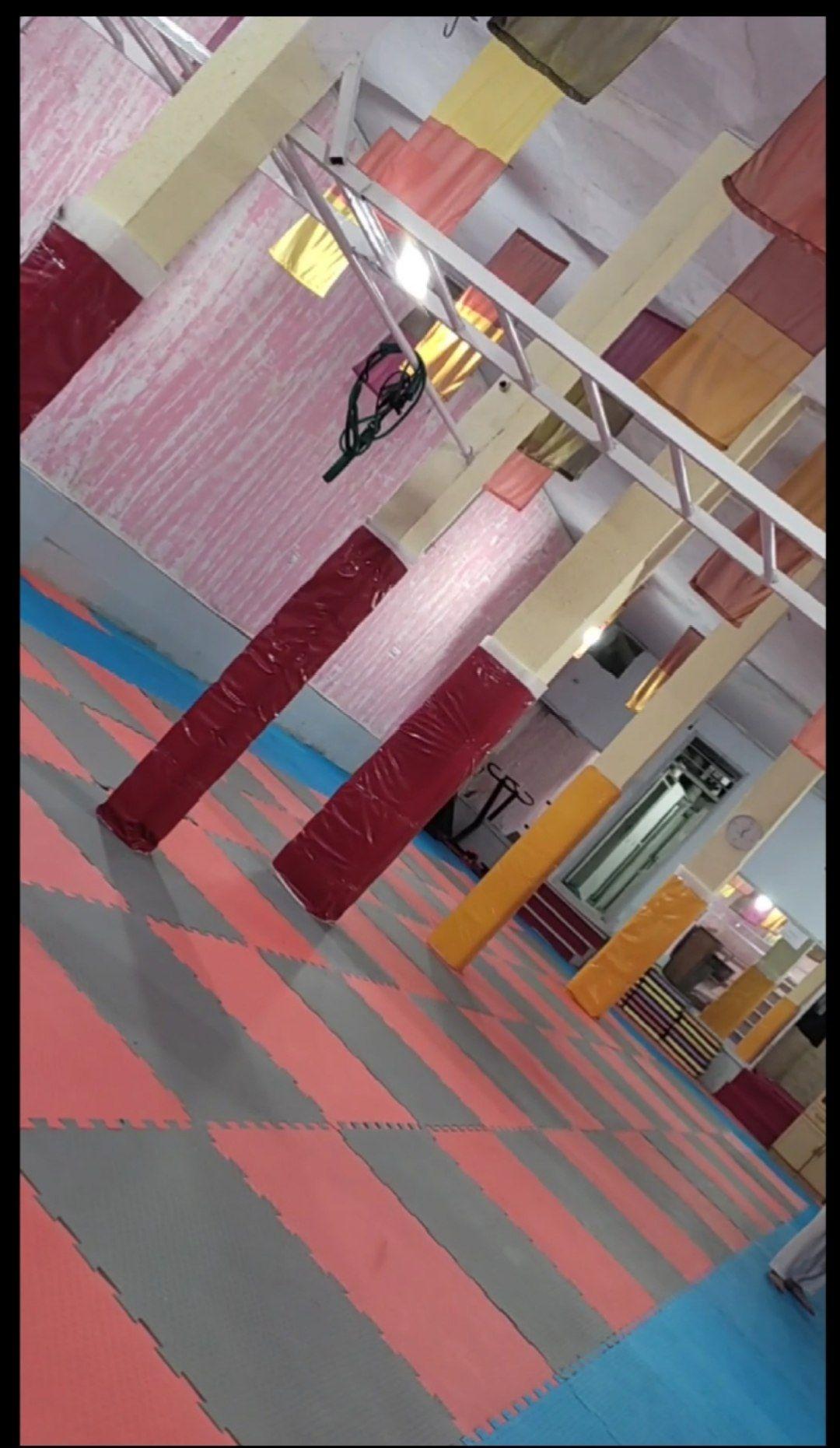 عکس باشگاه رزمی قهرمانان امین