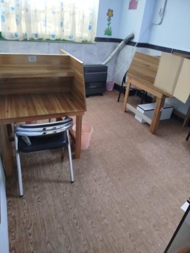 عکس سالن مطالعه دخترانه  صدرا