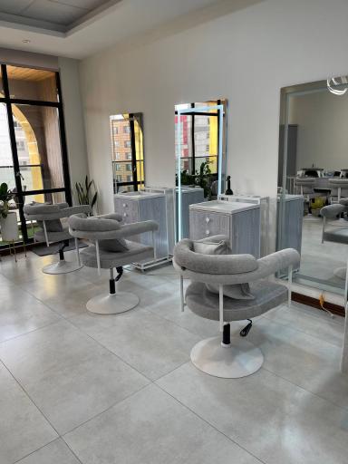 عکس سالن زیبایی ثریا مظاهری