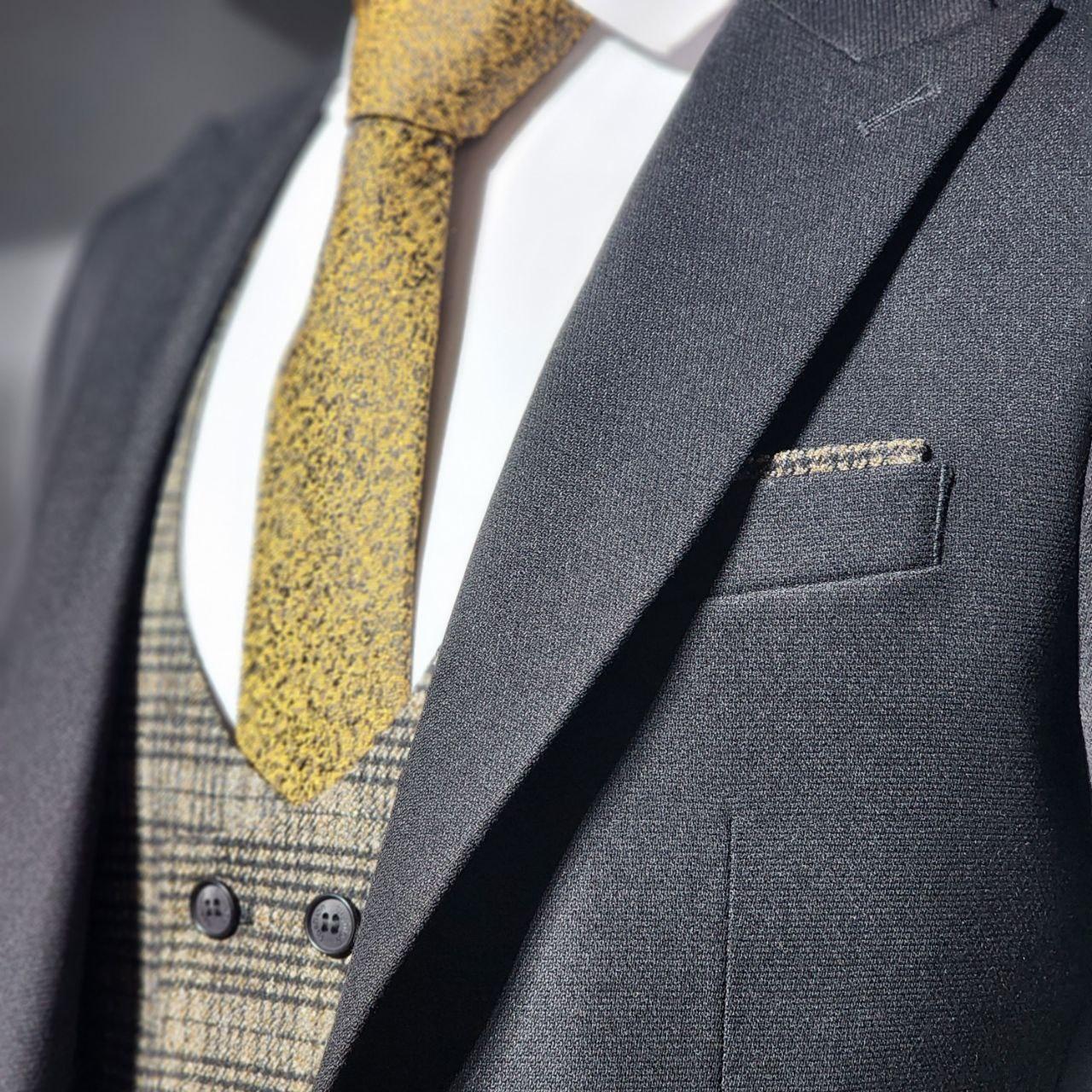 عکس کت و شلوار پاک نیا 