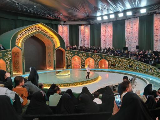 عکس استودیو برنامه محفل