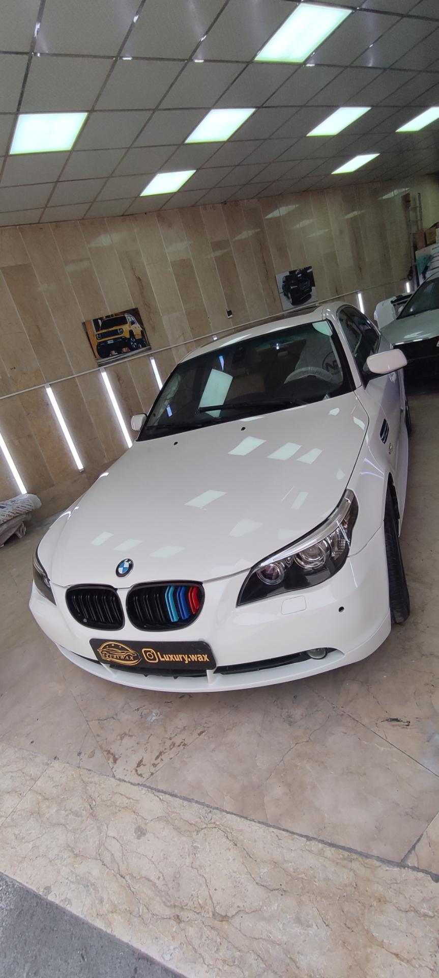 عکس خدمات زیبایی خودروی لاکچری وکس