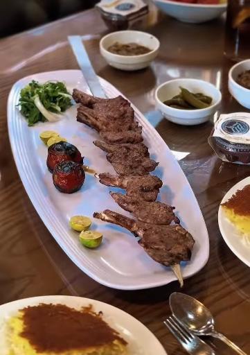 عکس رستوران باغ دربار