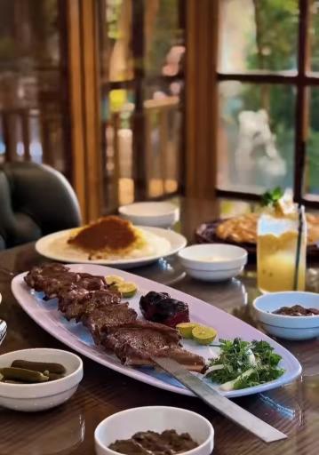 عکس رستوران باغ دربار