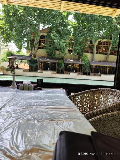 عکس رستوران باغ دربار