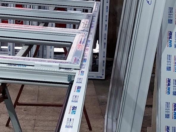 عکس درب و پنجره سازی باران