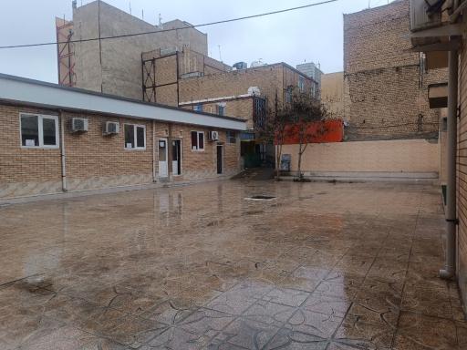 مدرسه غیردولتی بزرگمهر