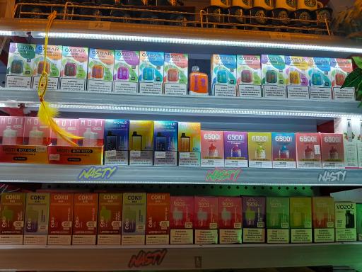 عکس مرکز پخش و فروش دخانیات برگ