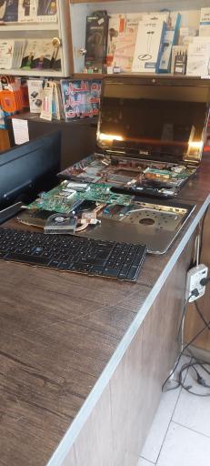 عکس کامپیوتر شرق نوین