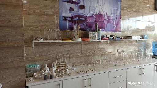 عکس لوازم آزمایشگاهی سیلیکا شیمی