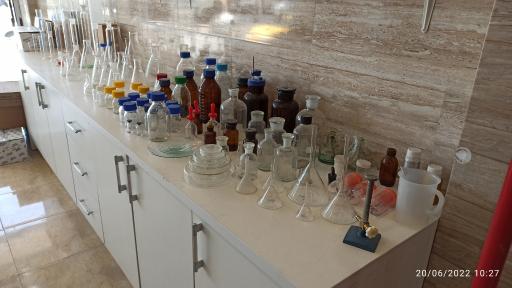 عکس لوازم آزمایشگاهی سیلیکا شیمی