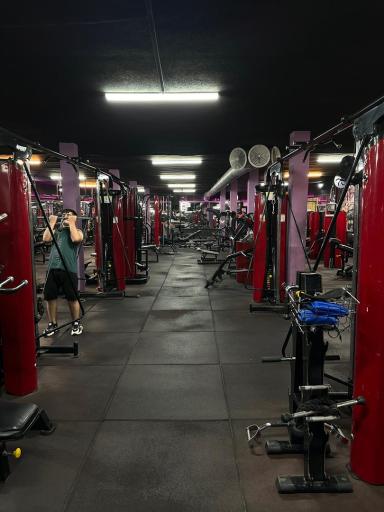 عکس باشگاه بدنسازی قهرمان