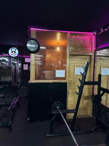 عکس باشگاه بدنسازی قهرمان