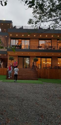 عکس کافه رستوران جنگلی شارن