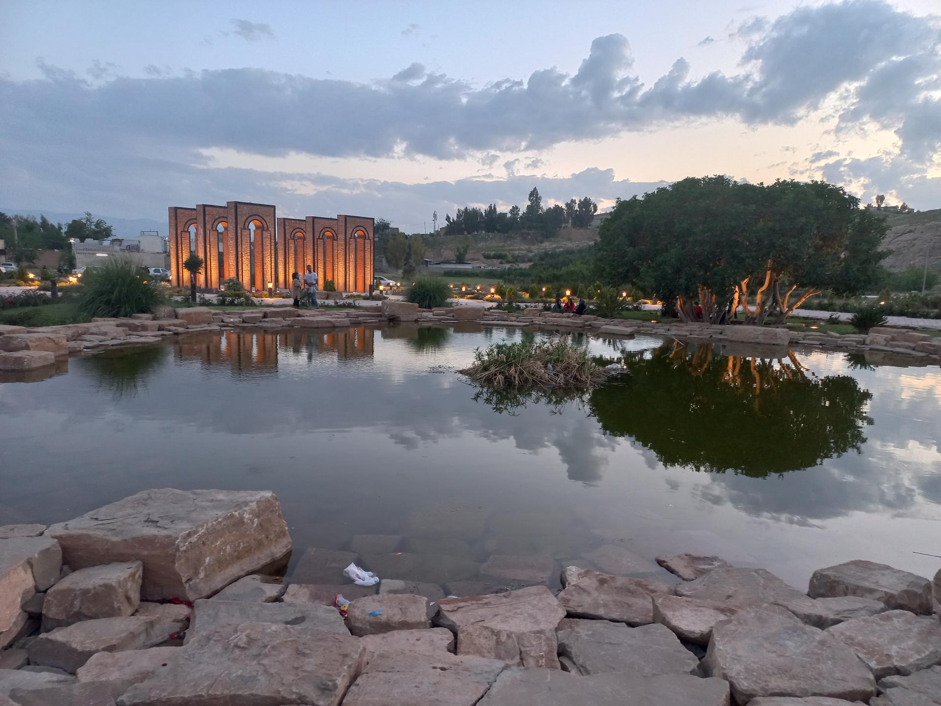 عکس مجموعه تاریخی گردشگری قصر ابونصر