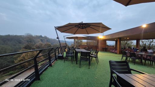 عکس کافه رستوران جنگلی شارن