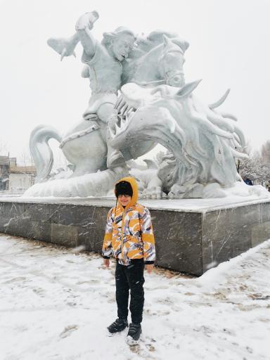 عکس تندیس و مجسمه جنگ رستم با اژدها