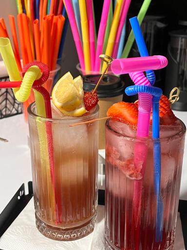 عکس کافه پتوس