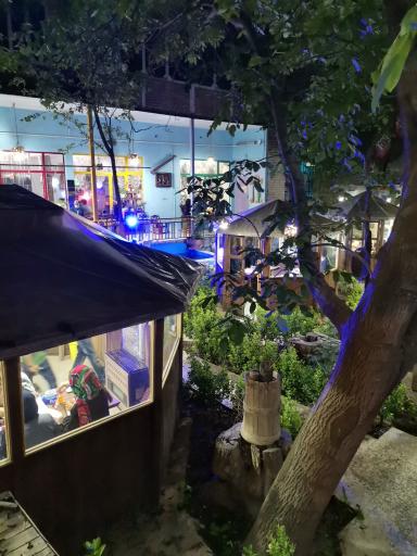 عکس کافه فست فود چهارباغ