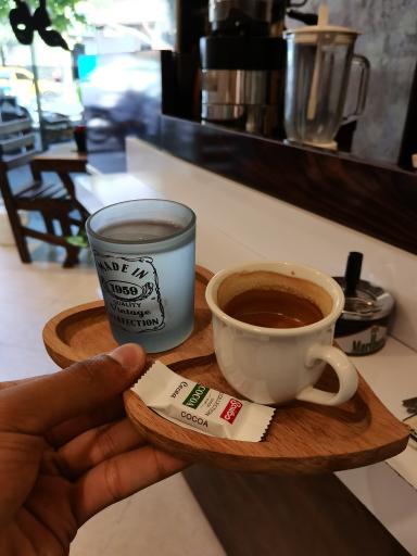 عکس قهوه و آبمیوه تِریا