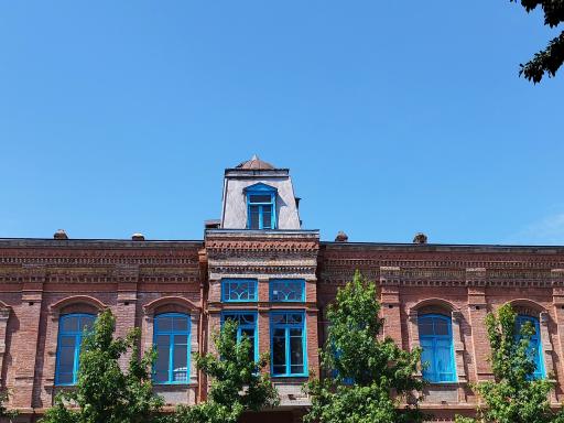 عکس ساختمان قدیمی قندچیان