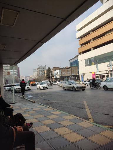 عکس ایستگاه اتوبوس ابتدای بلوار شهید شیرودی