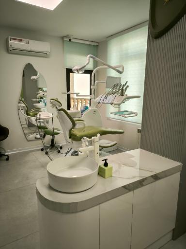 عکس کلینیک رینودنت