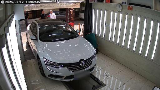 عکس کارشناسی و تشخیص رنگ فنی خودرو  رامین