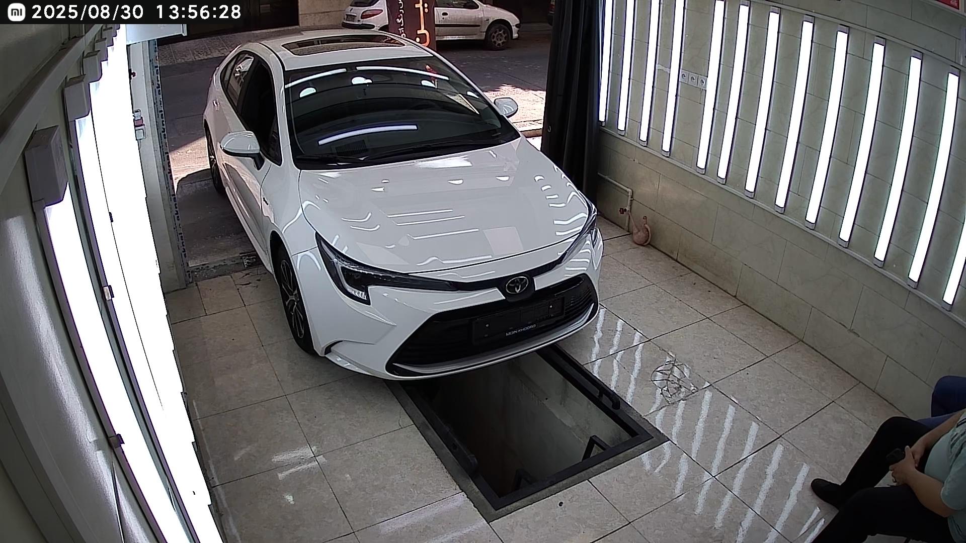 عکس کارشناسی تشخیص رنگ خودرو رامین