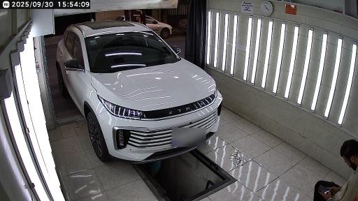 عکس کارشناسی و تشخیص رنگ فنی خودرو  رامین