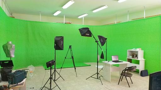 عکس استودیو تولید محتوای پویا ساز 