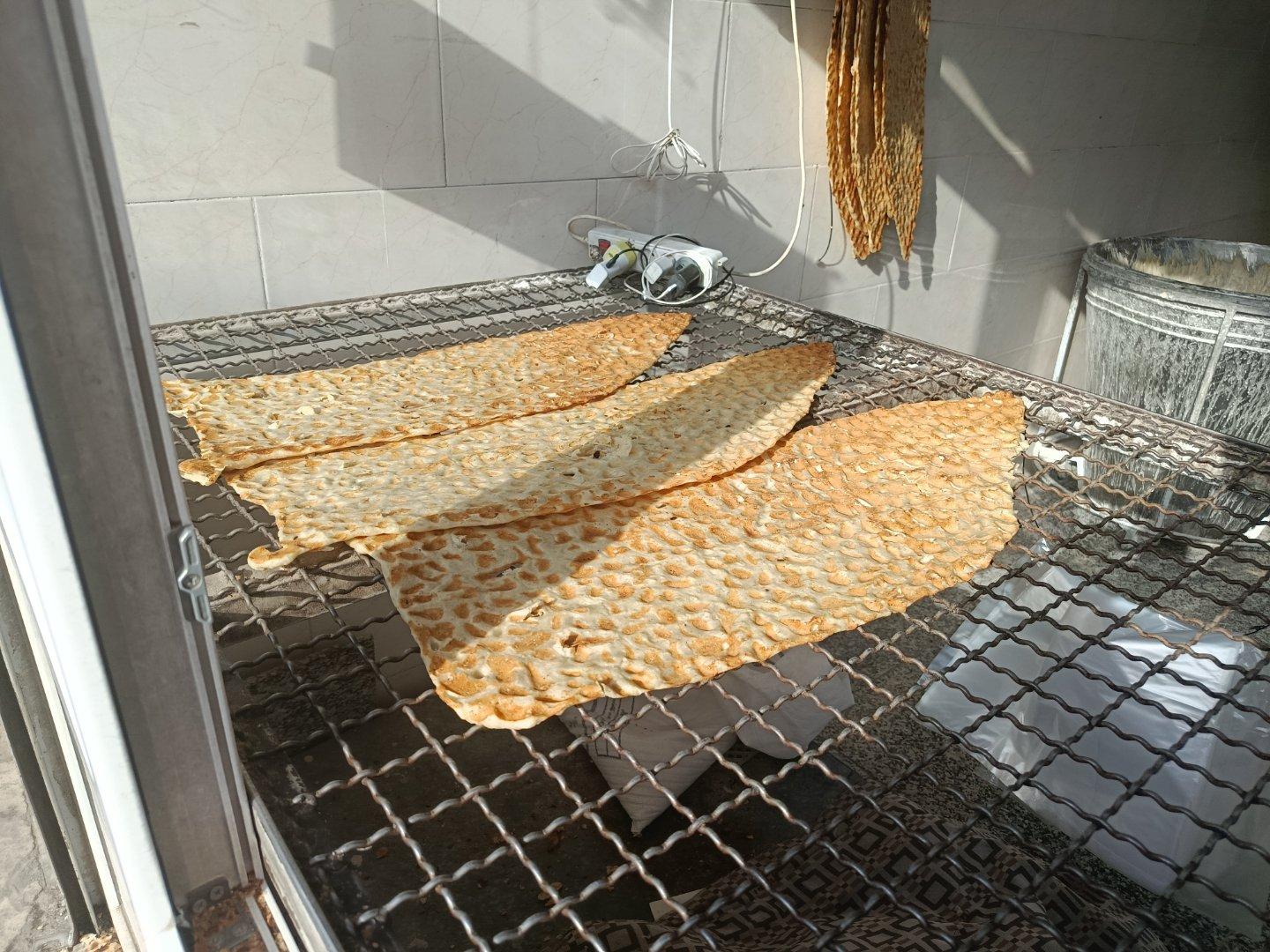 عکس نانوایی سنگک