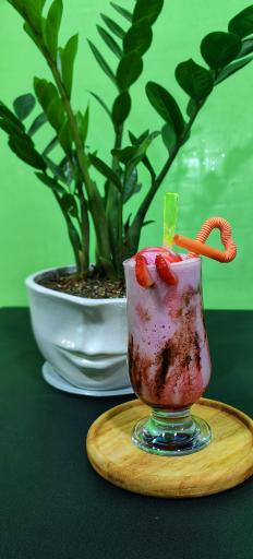 عکس آبمیوه و بستنی انرژی پلاس ایرانشهر