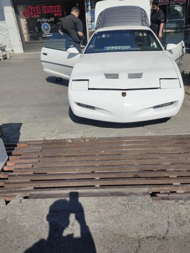 عکس تعمیرگاه آرتا علی خوب بخت