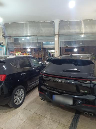 عکس نمایشگاه اتومبیل آقامحمدی