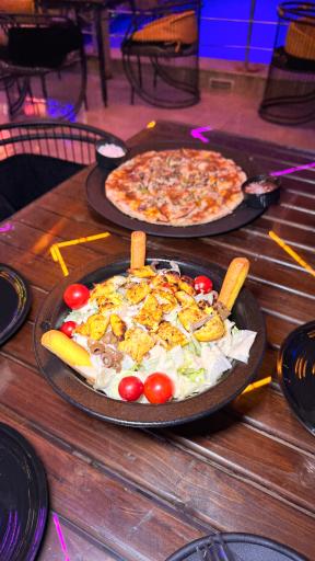 عکس باغ رستوران مانا لانژ