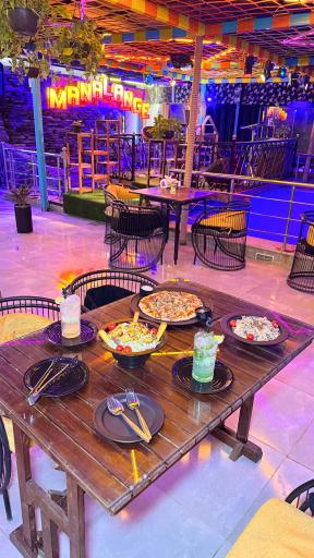 عکس باغ رستوران مانا لانژ