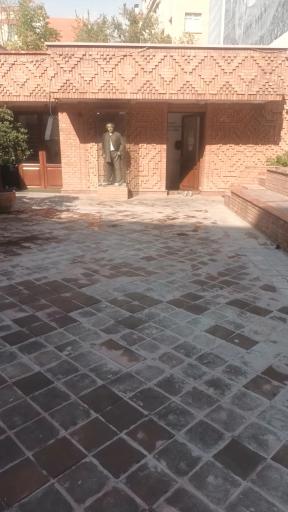 عکس خانه موزه عزت الله انتظامی