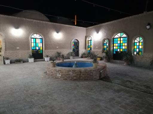 عکس بوم گردی آقا بزرگ 