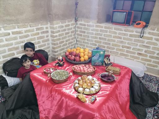 عکس بوم گردی آقا بزرگ 