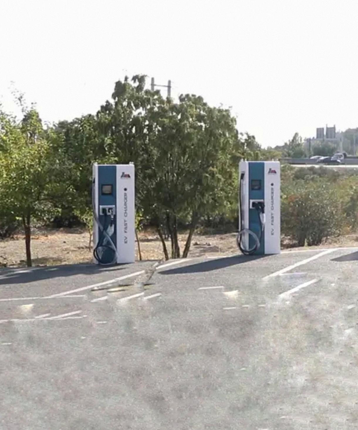 عکس ایستگاه شارژ پارک جنگلی یاس فاطمی