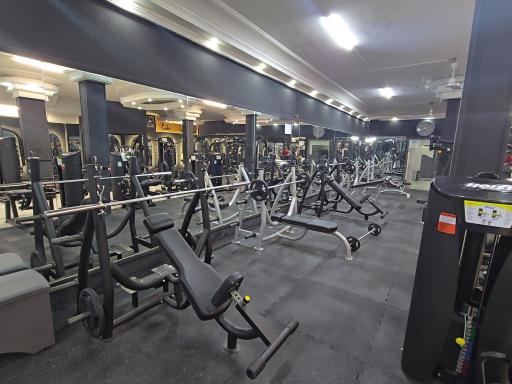 عکس باشگاه بدنسازی VIP هوراد