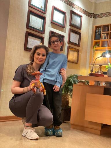 عکس دکتر ماریتا شکاریان (دندانپزشک کودکان)