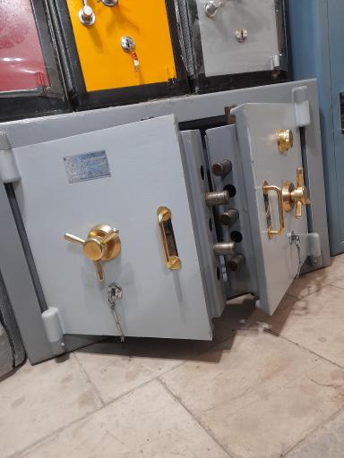 فروشگاه گاوصندوق حافظ گنج