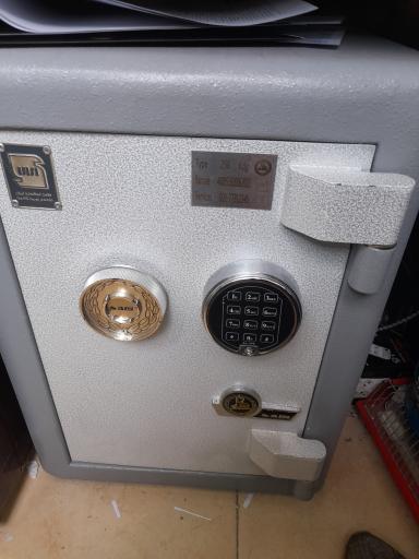 عکس فروشگاه گاوصندوق حافظ گنج