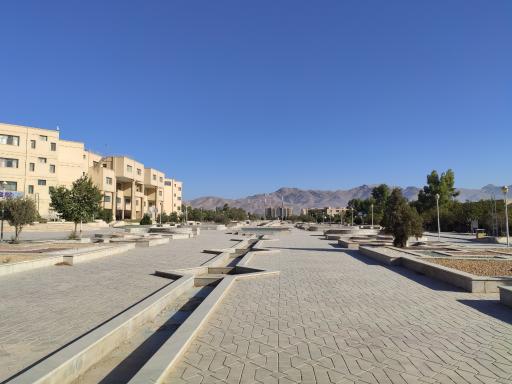 عکس کتابخانه مرکزی دانشگاه آزاد نجف آباد